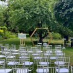Un décor de mariage dans les jardins du temps